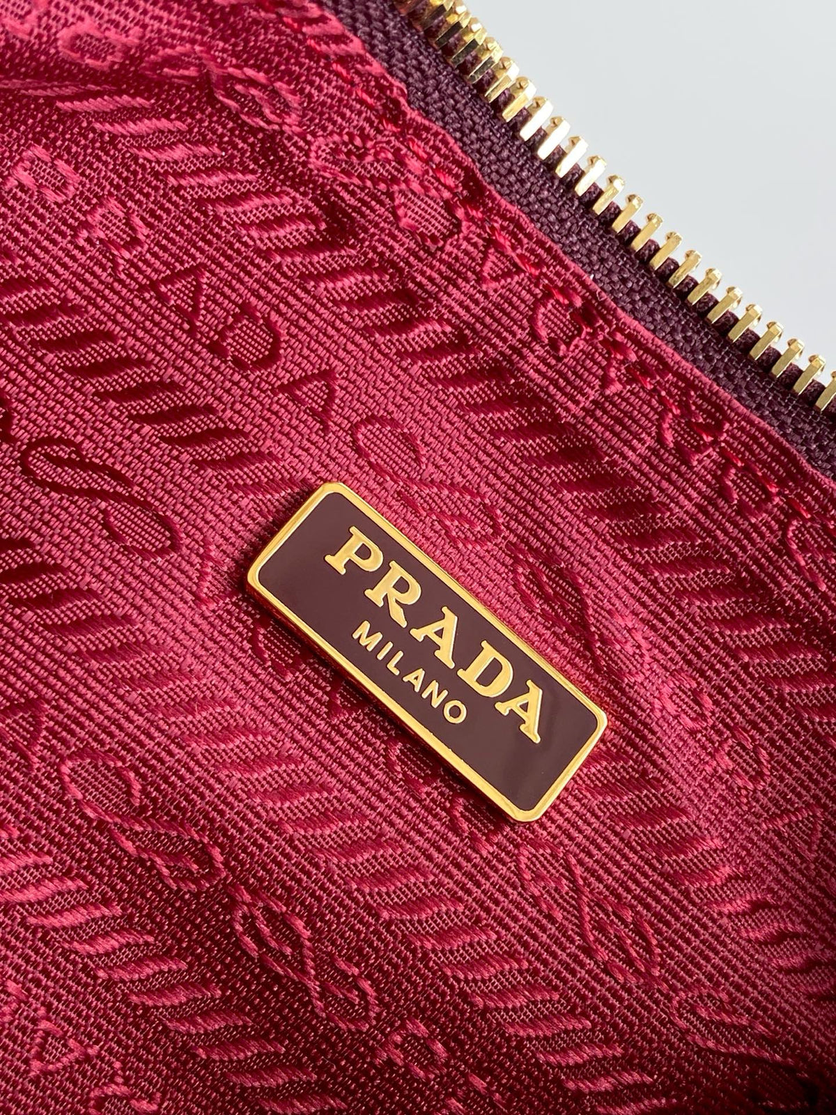 Prada 2026 Re-Edition Saffiano Shoulder Bag 22cm Leather