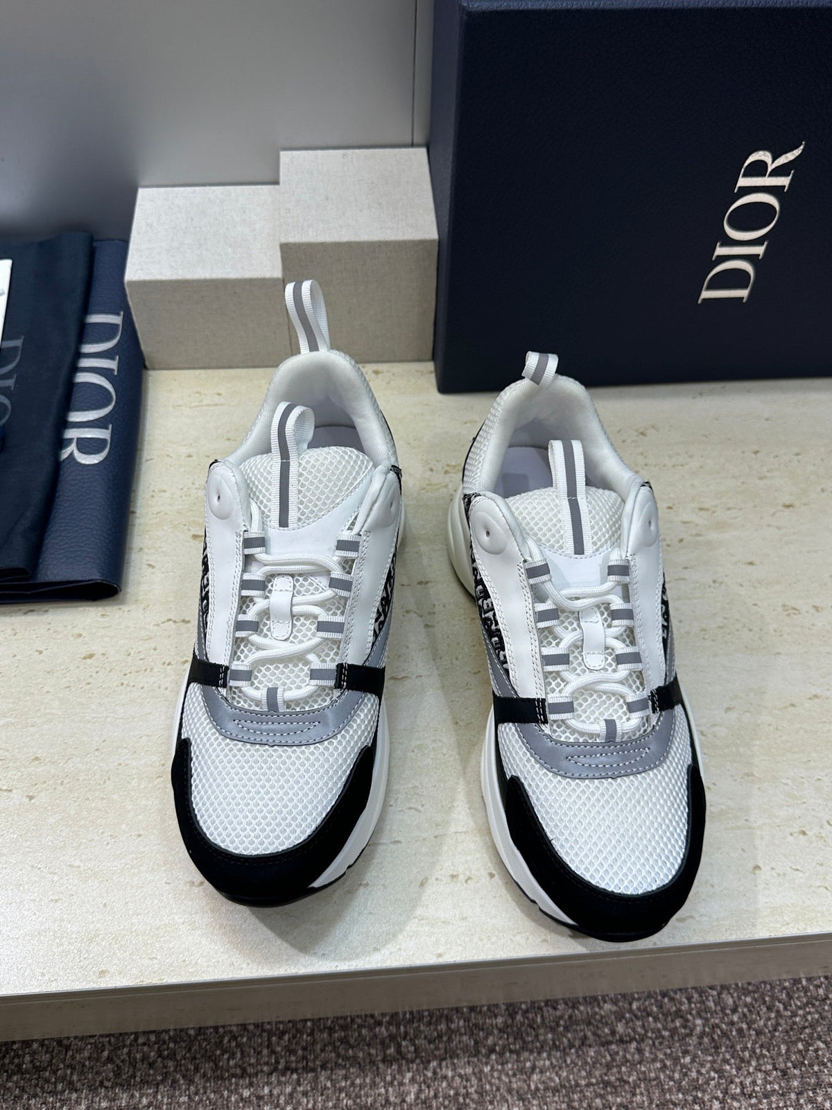 CD 26s Men B22 Sneakers Black White Oblique Jacquard Canvas 481952