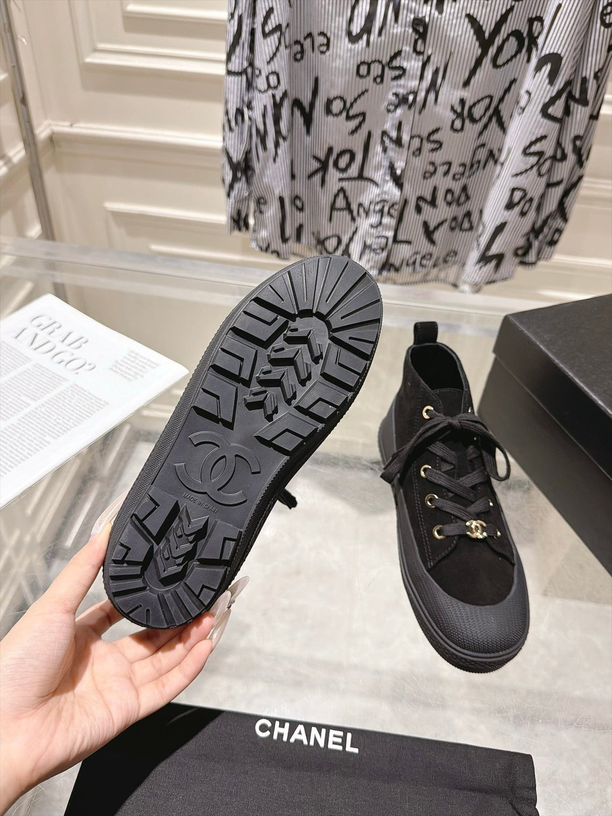 CC 26s Lace-Up High-Top Sneakers Black Suede 164804