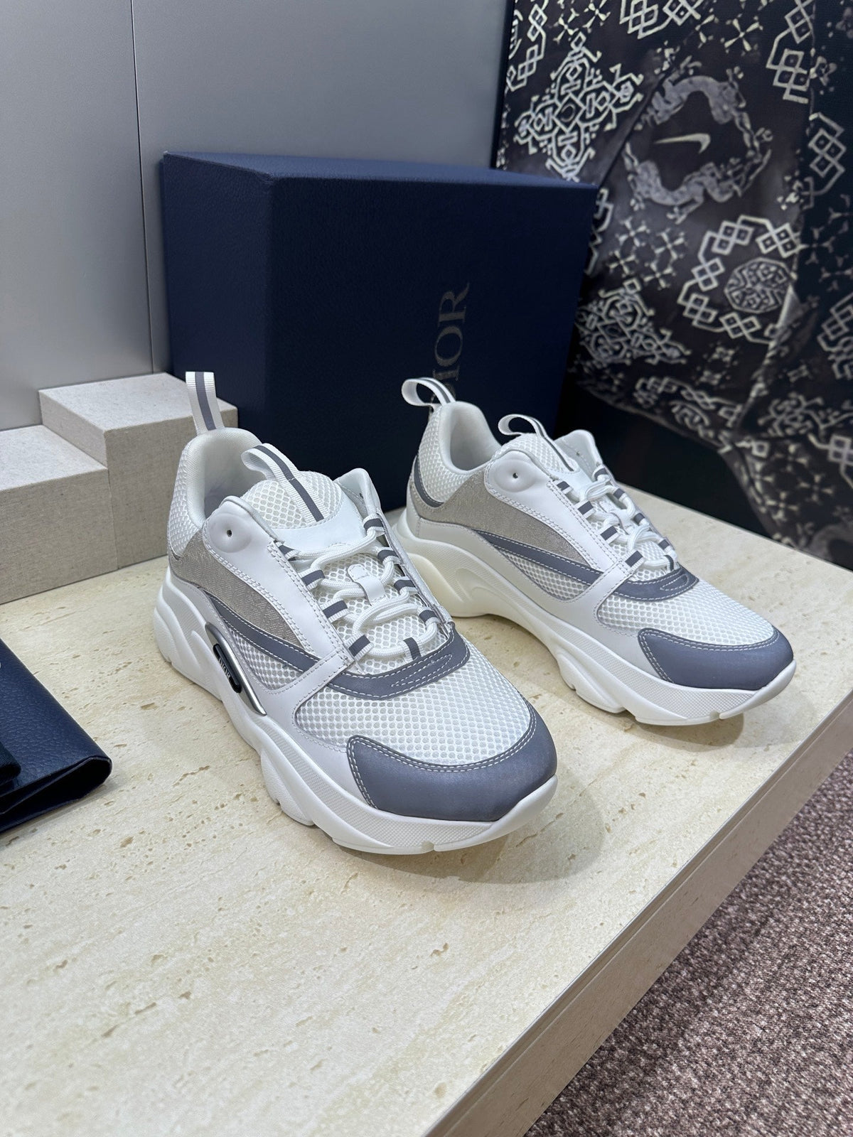 CD 26s Men B22 Sneakers White Grey Oblique Jacquard Canvas 614925
