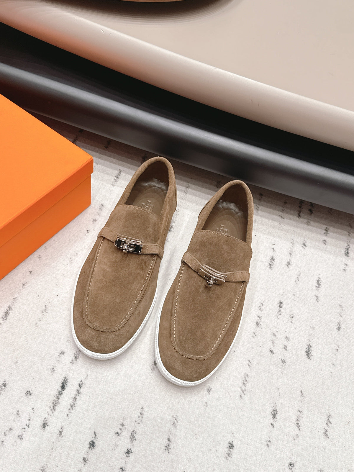 HM 26S Kelly Paris Loafers Brown Suede Silver Hardware