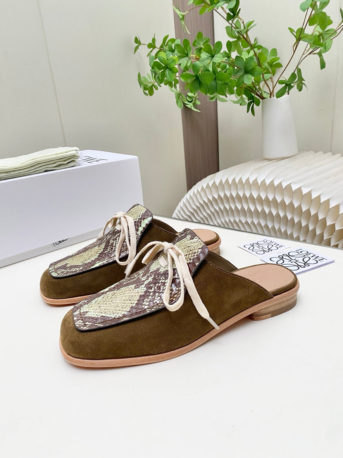 LW 26s Flat Mules In Snakeskin-Embossed Calfskin And Brown Suede