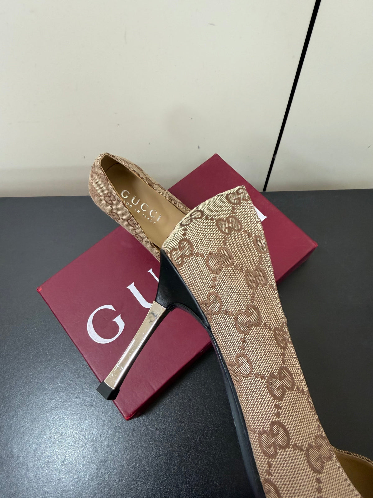 Gucci 26s Pointed Toe Pumps 8.5cm Beige Brown Canvas GG Monogram
