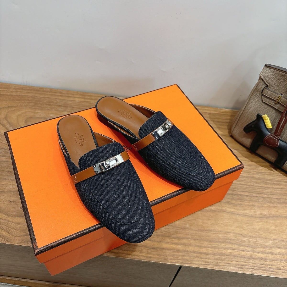 HM 26s Oz Mule Black Denim Silver Hardware 02