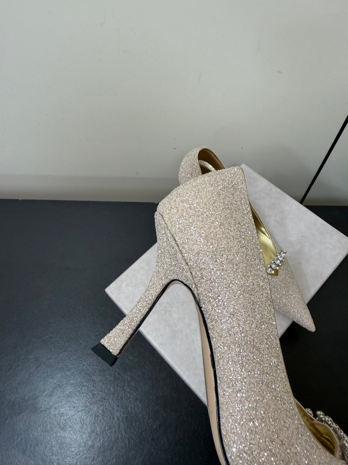 Jimmy Choo 26S Embellished High Heels 9.0cm Champagne Gold Glitter 842195