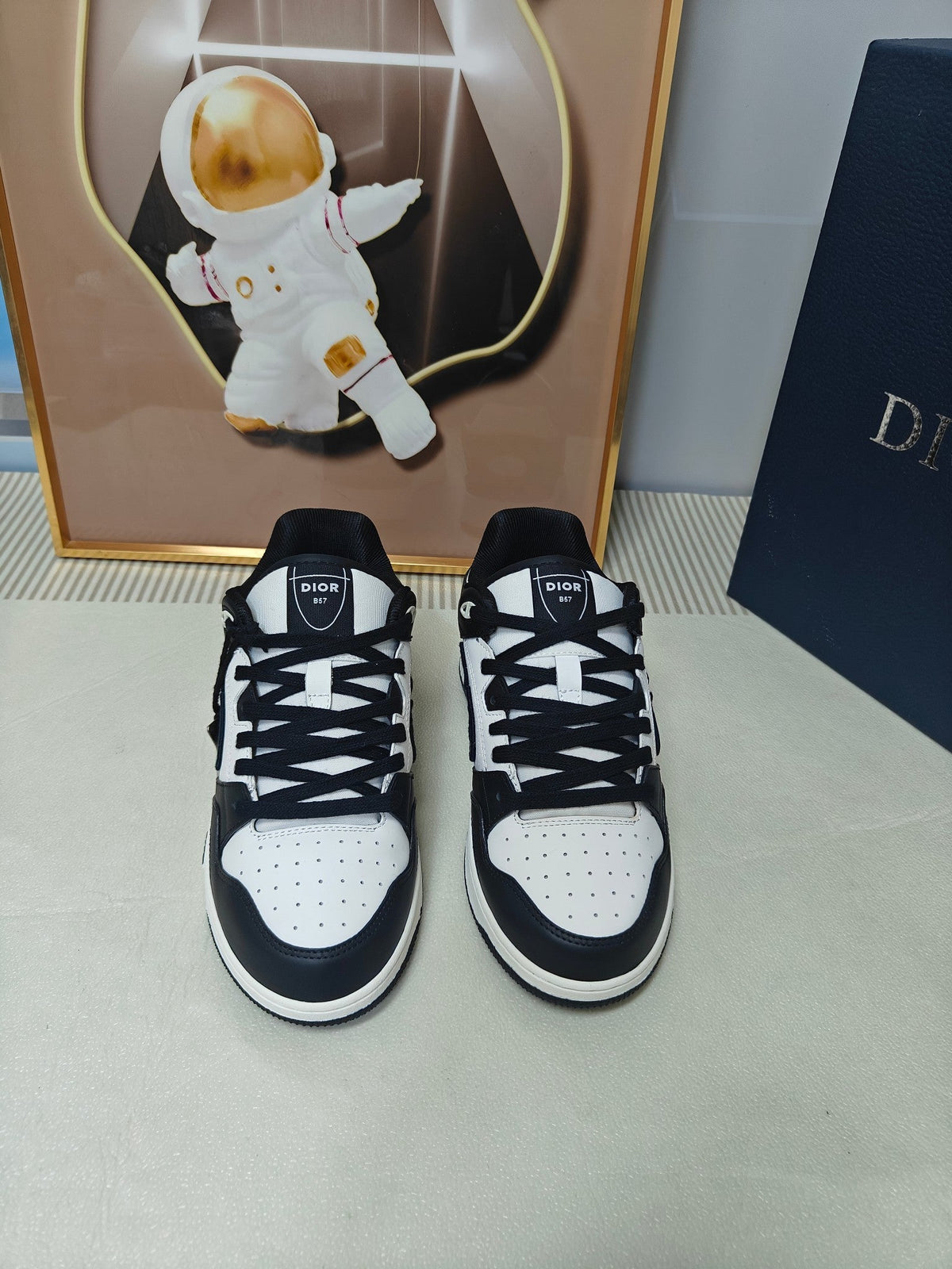 CD 26s Low Top Sneaker White Black Calfskin 628314