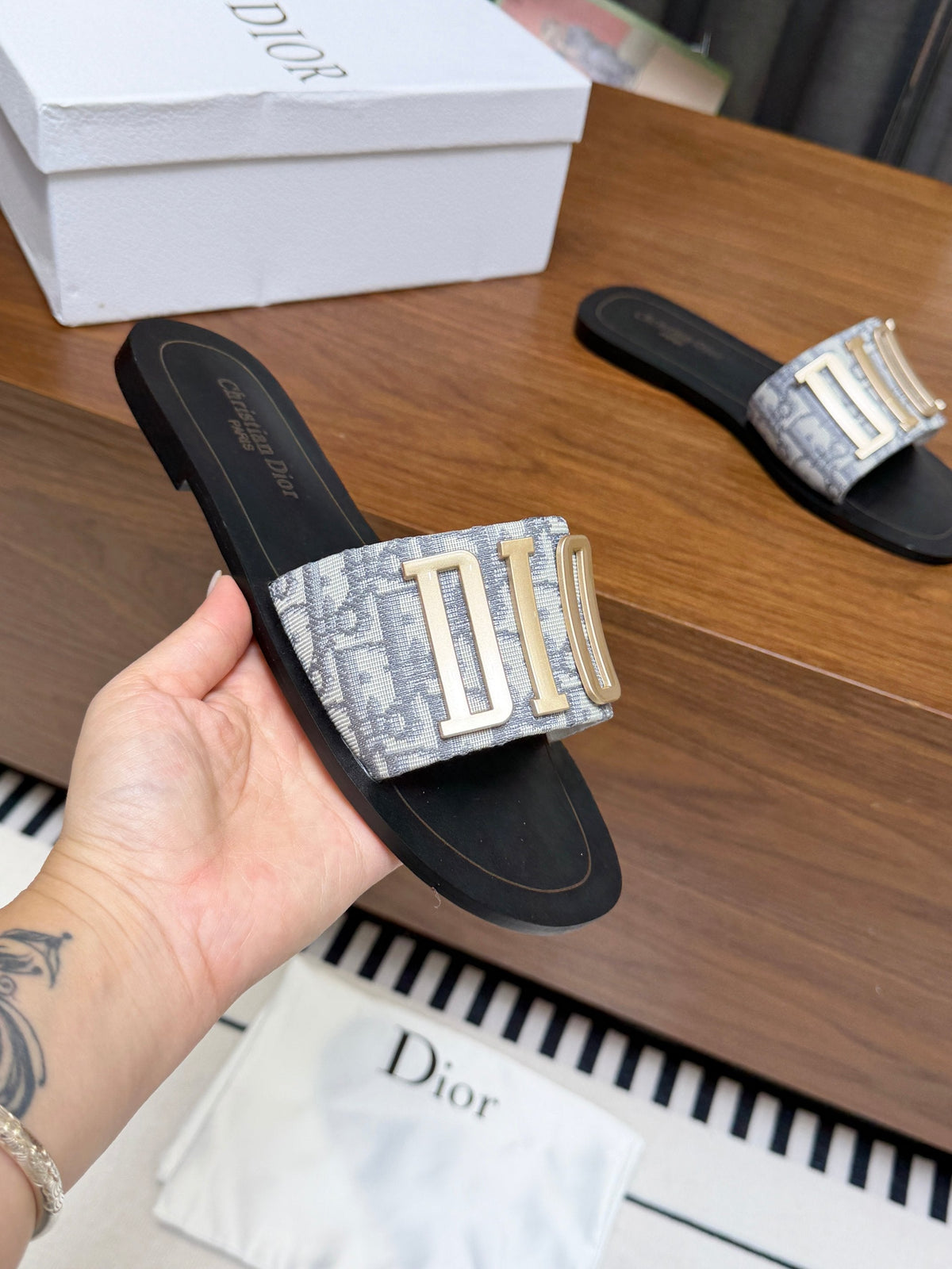 CD 26s D Way Slide Light Grey Dior Oblique Embroidered Cotton With Gold Hardware 624195