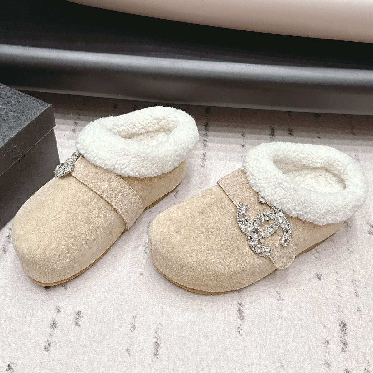 Chanel 2026 Round-toed Platform Mule Suede Wool 175862
