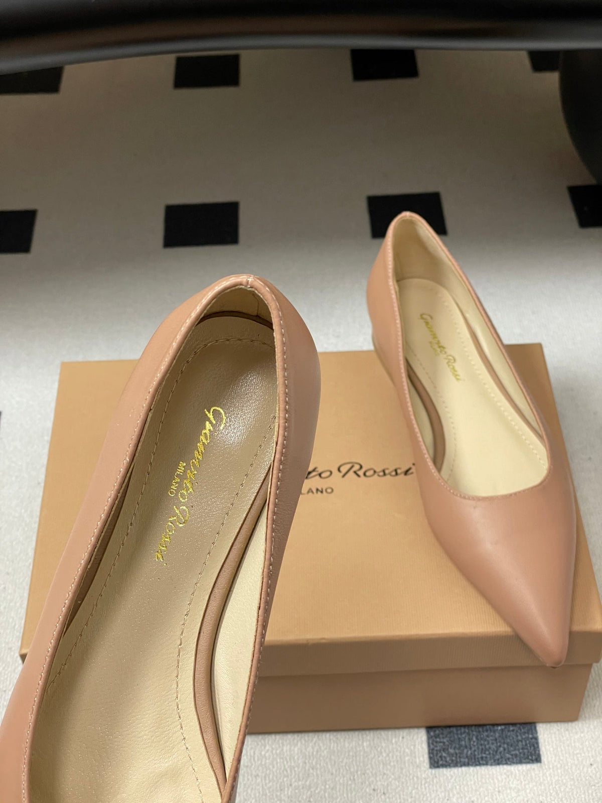 GR 26s Flats Nude Calfskin 164795