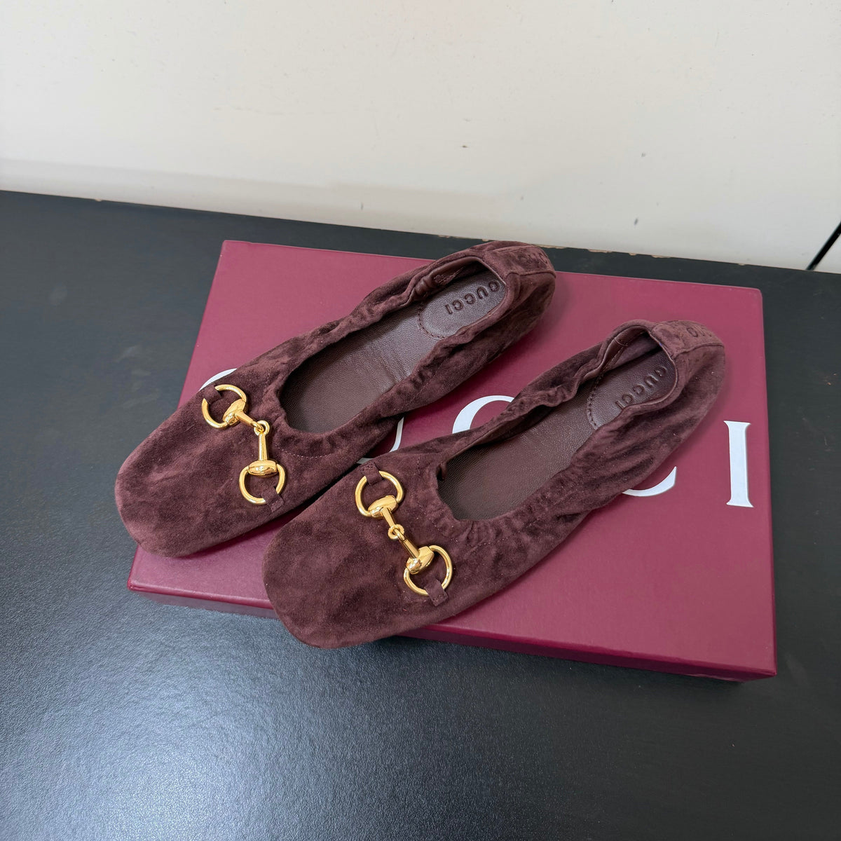 Gucci 26S Ballet Flats In Dark Brown Suede Gold Hardware