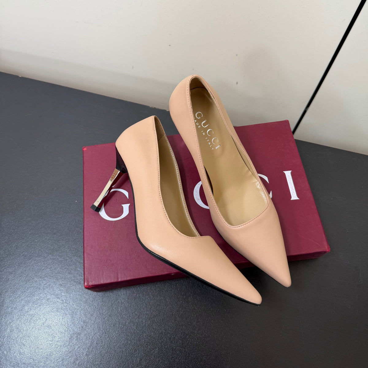 Gucci 26s Pointed Toe Pumps 8.5cm Nude Beige Calfskin