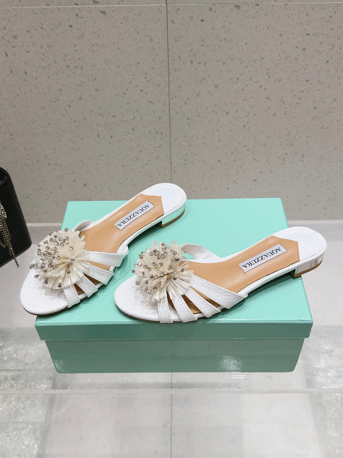 Aquazzura 26s Sandals White Woven Raffia 592418