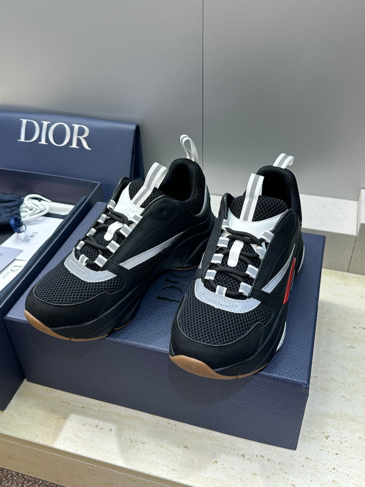 CD 26s Men B22 Sneakers Black Mesh Red Plate Gum Sole 628491