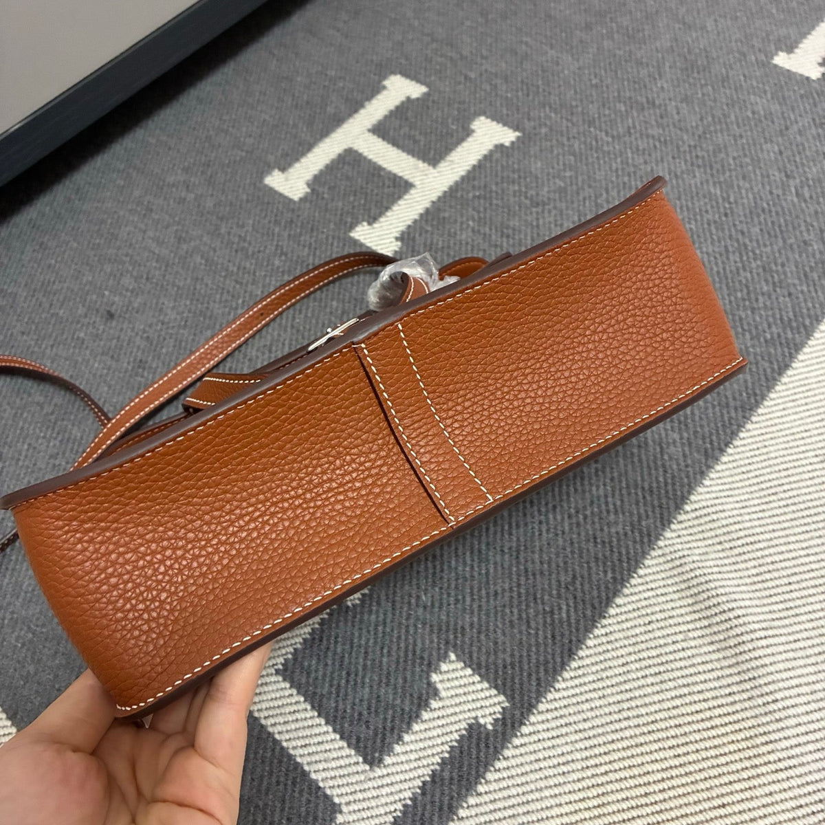 High-end Hermes 2026 Halzan 25 Bag Taurillon Clemence Leather 1