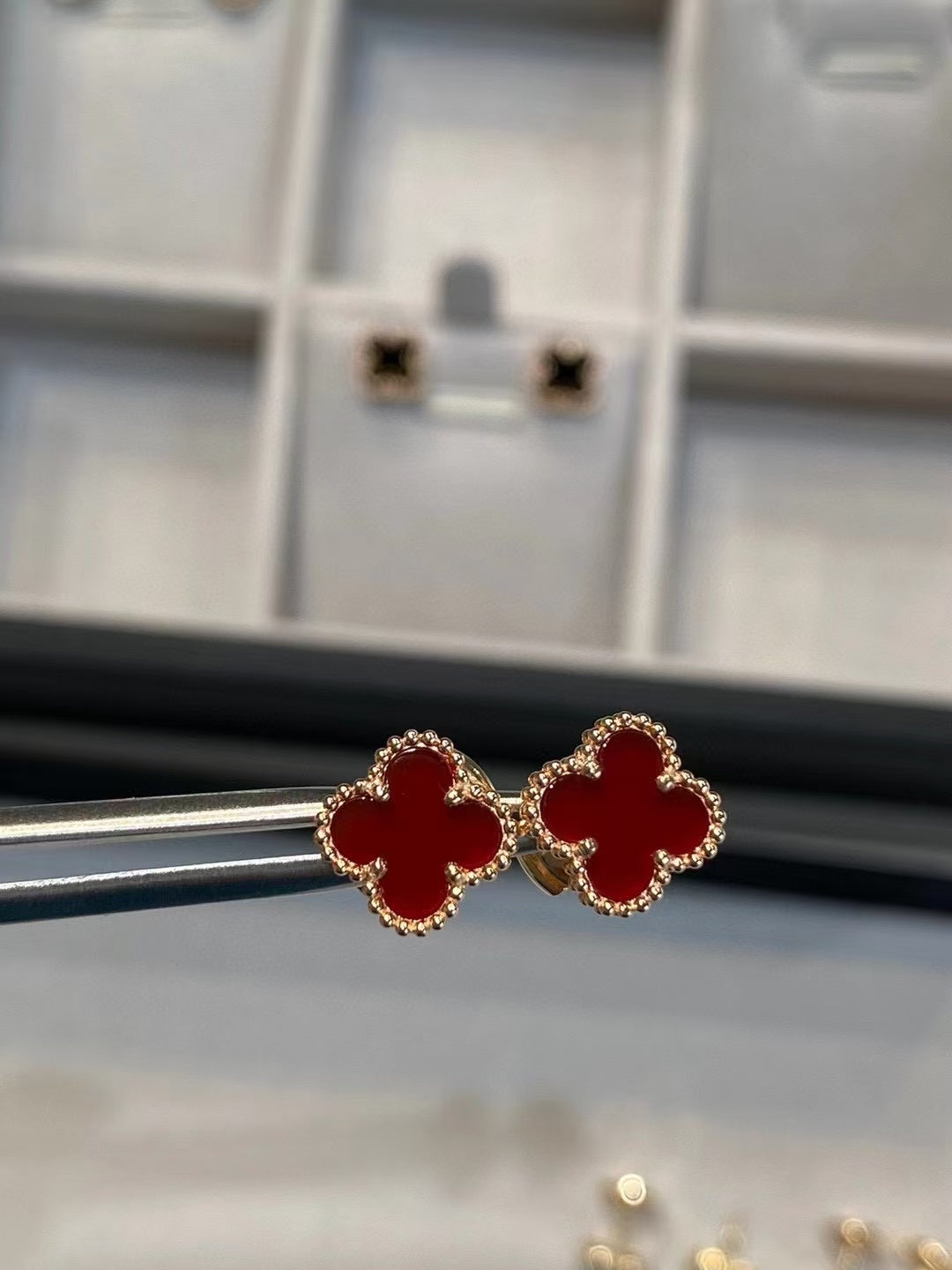 Sweet Alhambra Earstuds Red Rose Gold