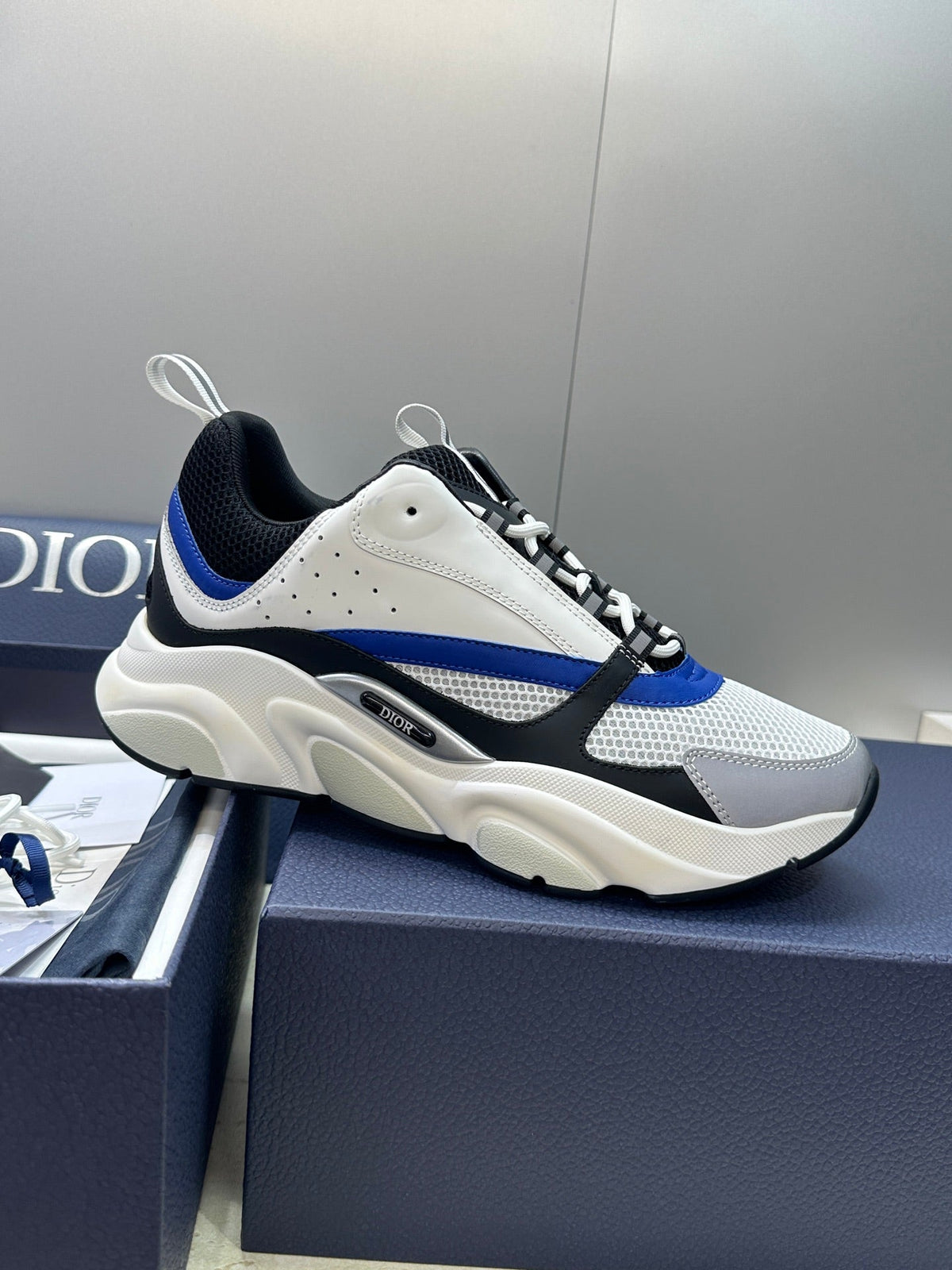 CD 26s Men B22 Sneakers White Grey Royal Blue Trim 834915