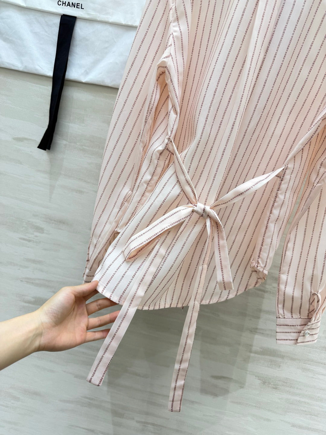 CC 26FW Striped Shirt Back Tie Detail Light Pink Cotton 441640