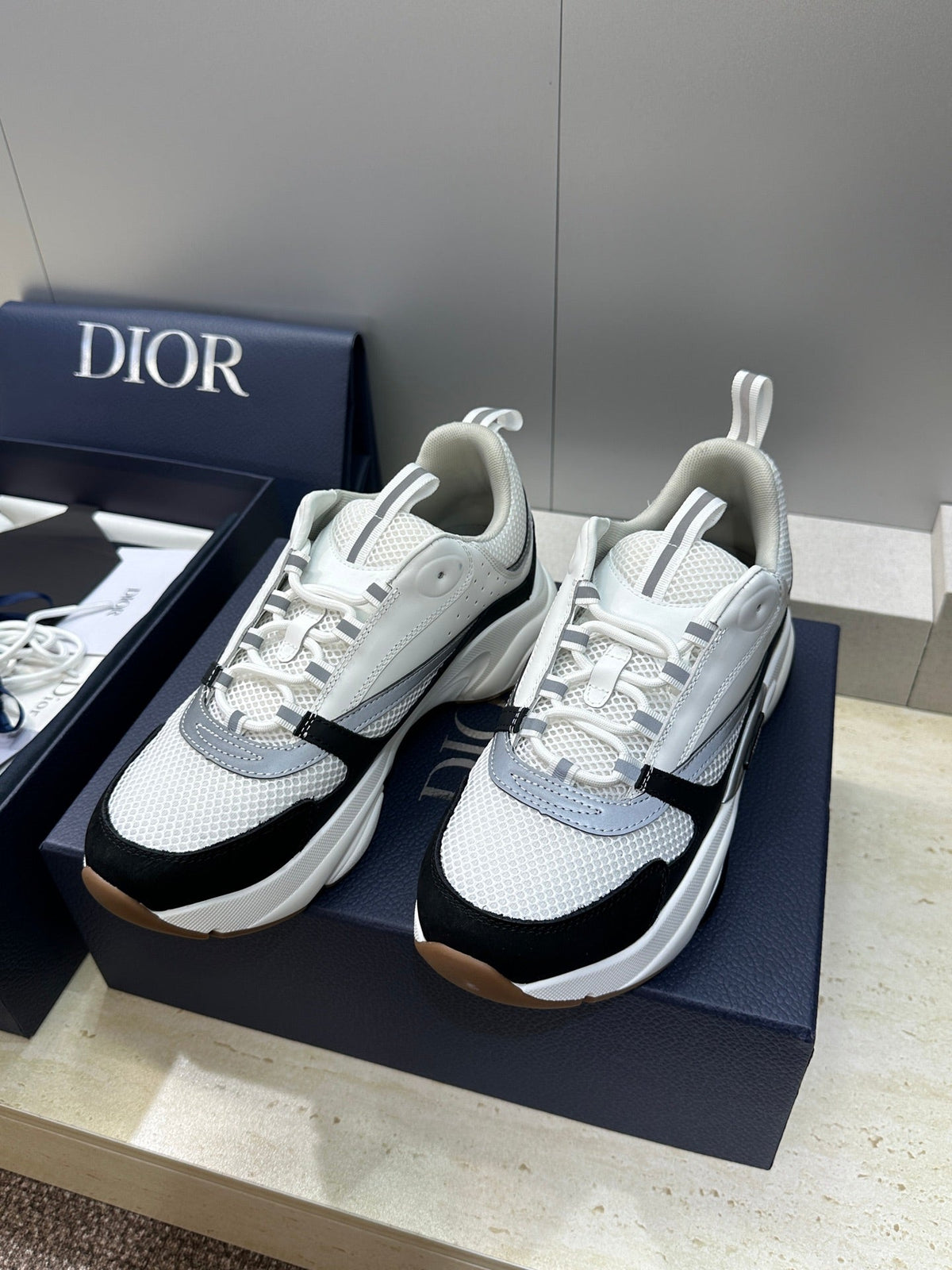 CD 26s Men B22 Sneakers White Black Grey Mesh 683142