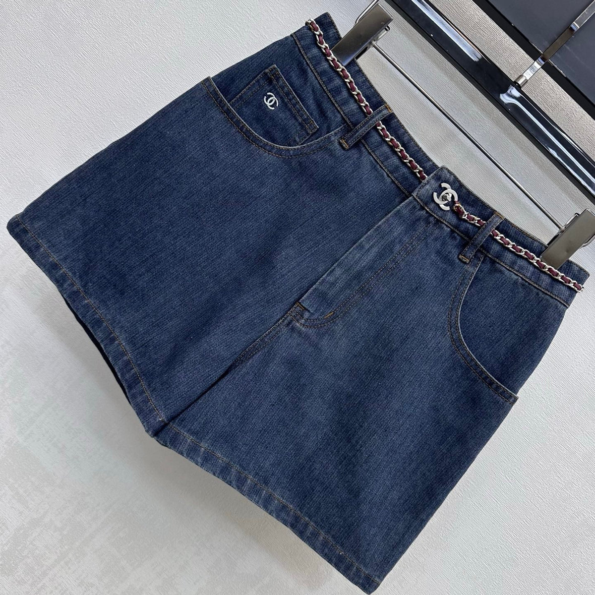 CC 26FW High-Waisted A-Line Denim Shorts Chain-Trim Blue Cotton 441467