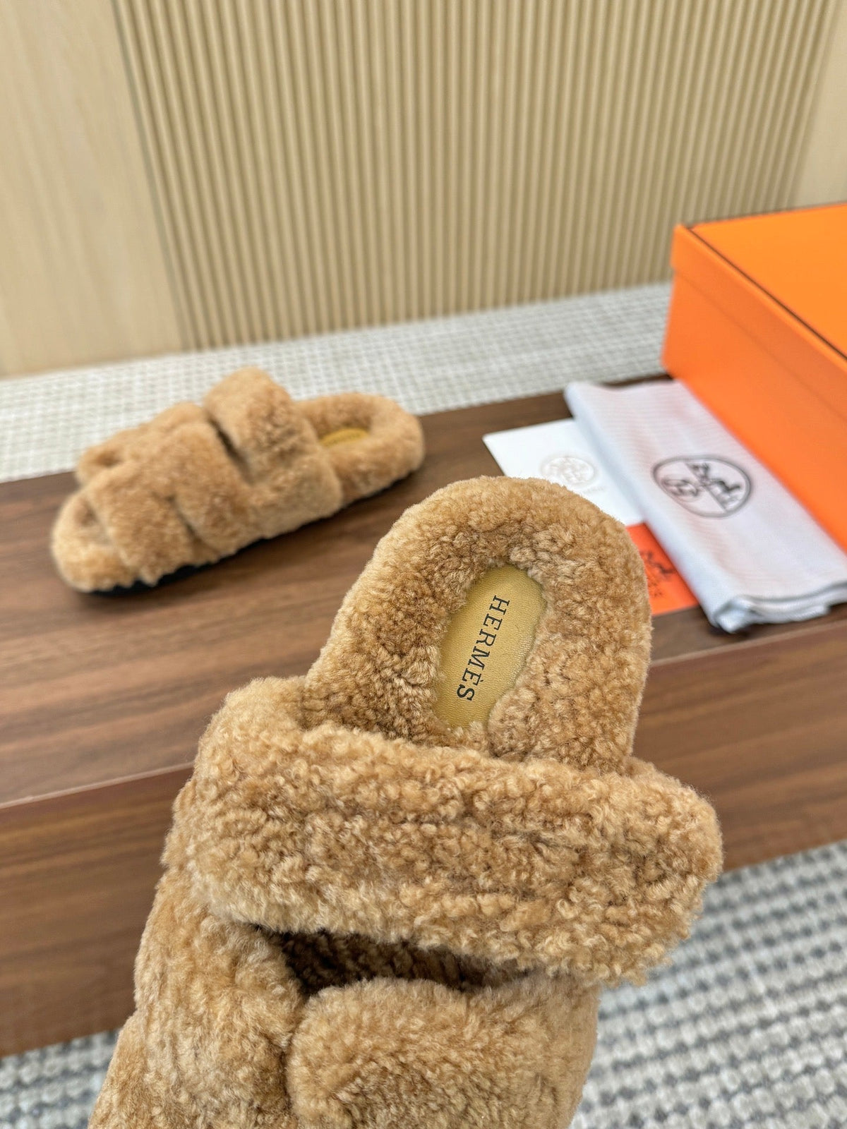 HM 26s Chypre Sandals Naturel Shearling 175171