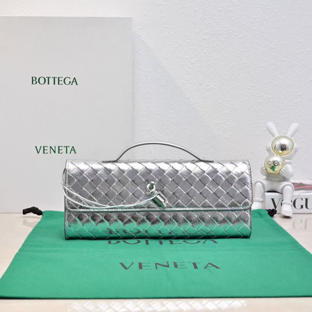 BV Long Clutch Andiamo With Handle 31cm Sliver Metalic Calfskin