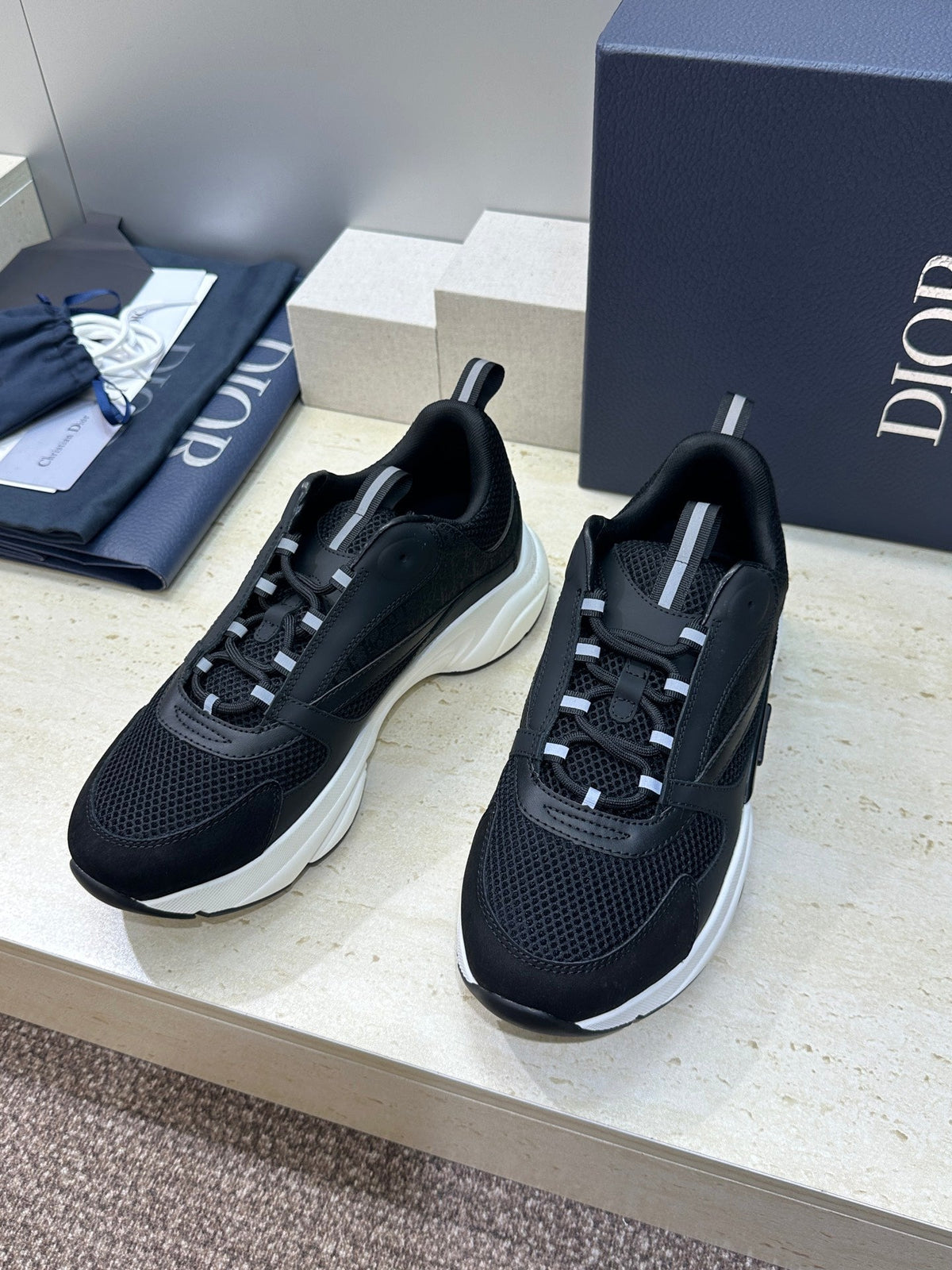 CD 26s Men B22 Sneakers Black Oblique Jacquard Canvas White Sole 628314