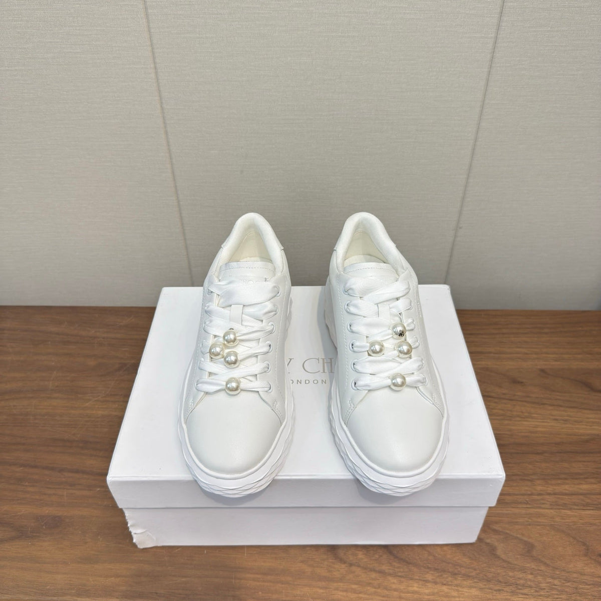 Jimmy Choo 26S Sneakers 5.5cm White Calfskin Pearl-Embellished 191764