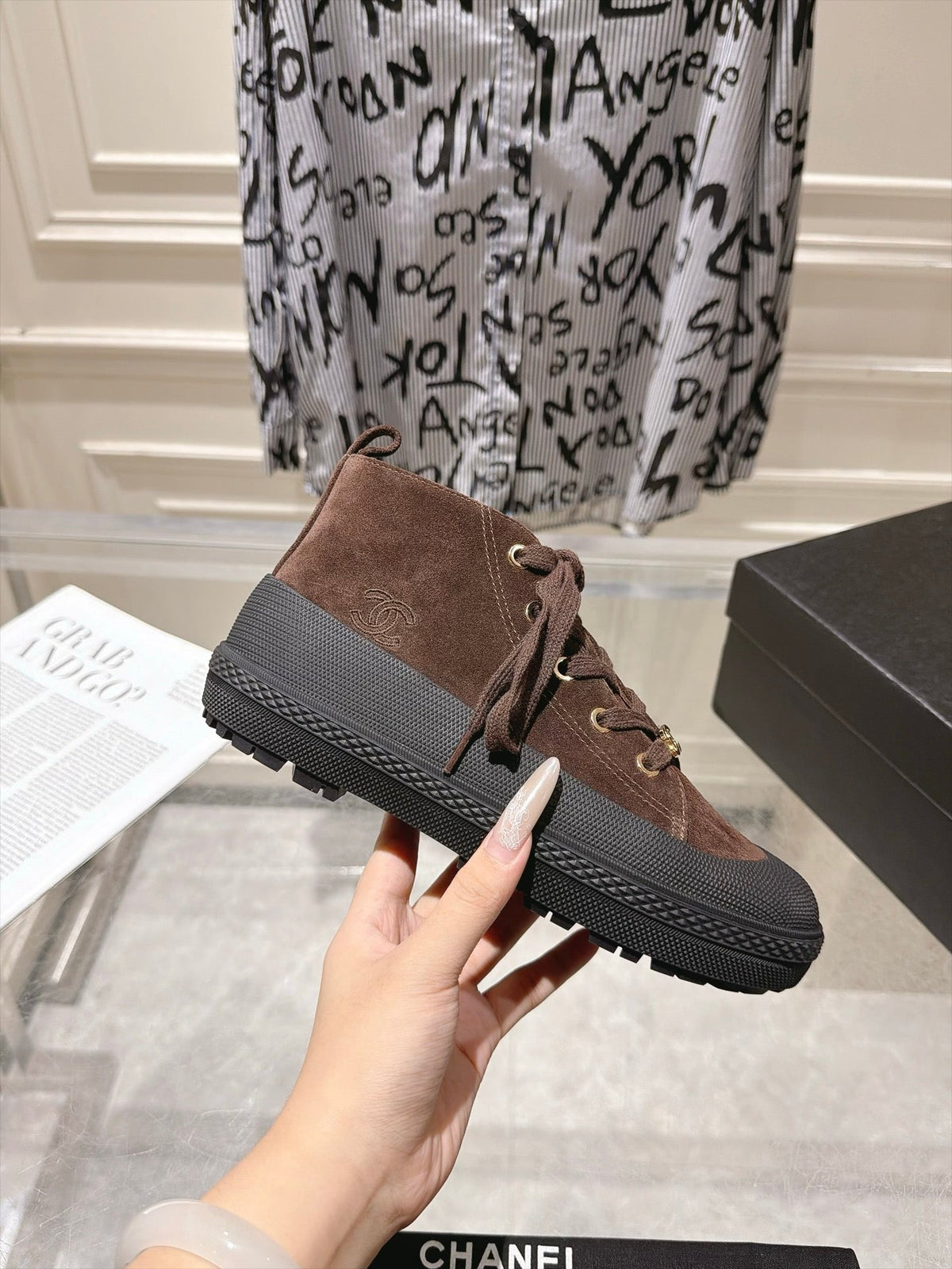 CC 26s Lace-Up High-Top Sneakers Brown Suede 164803