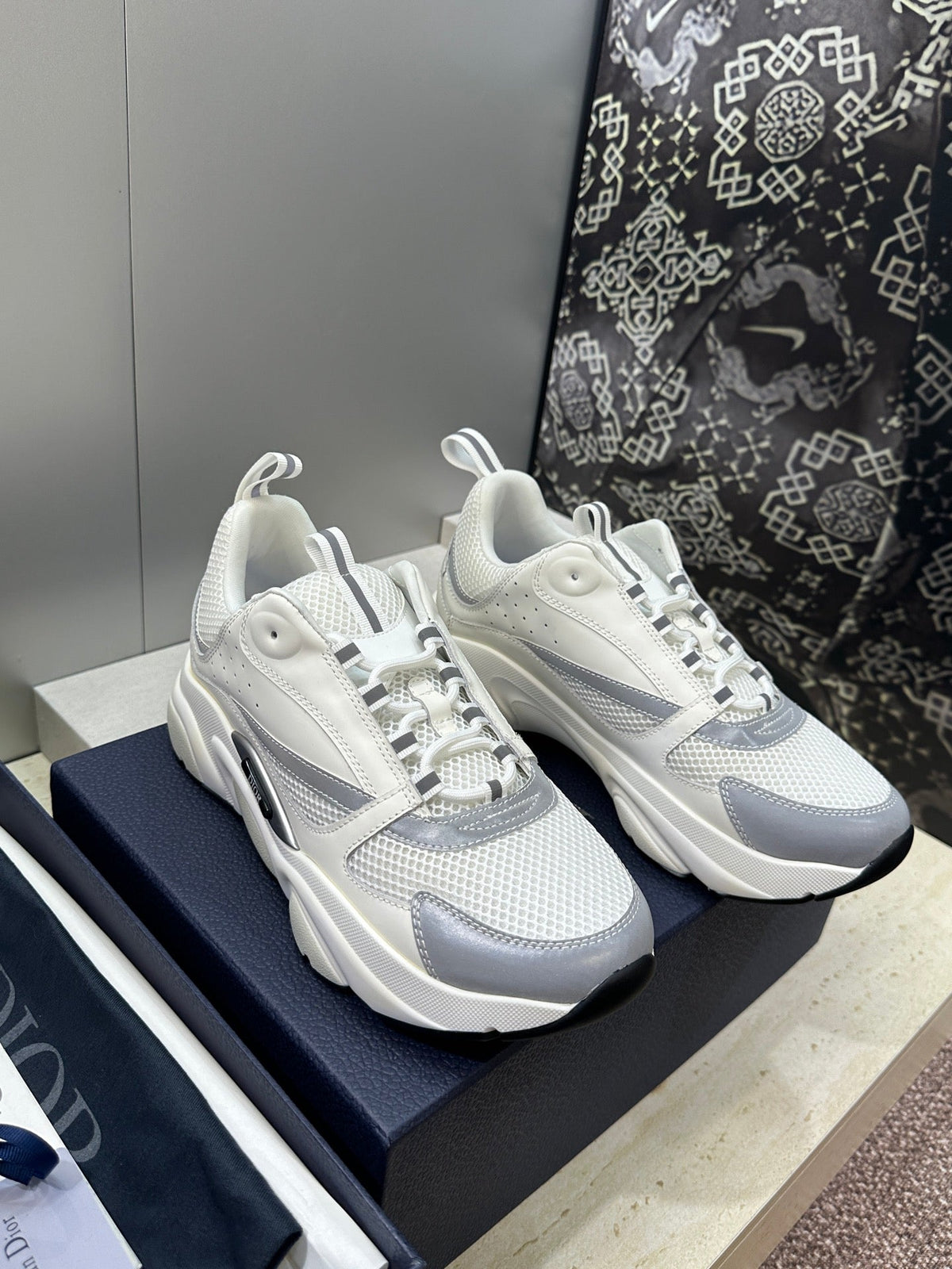 CD 26s Men B22 Sneakers White Grey Mesh 719284