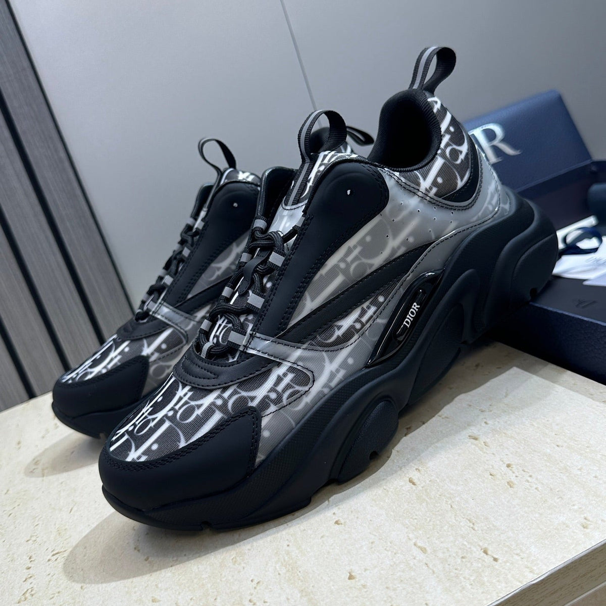 CD 26s Men B22 Sneakers Black Oblique Jacquard Canvas 185492