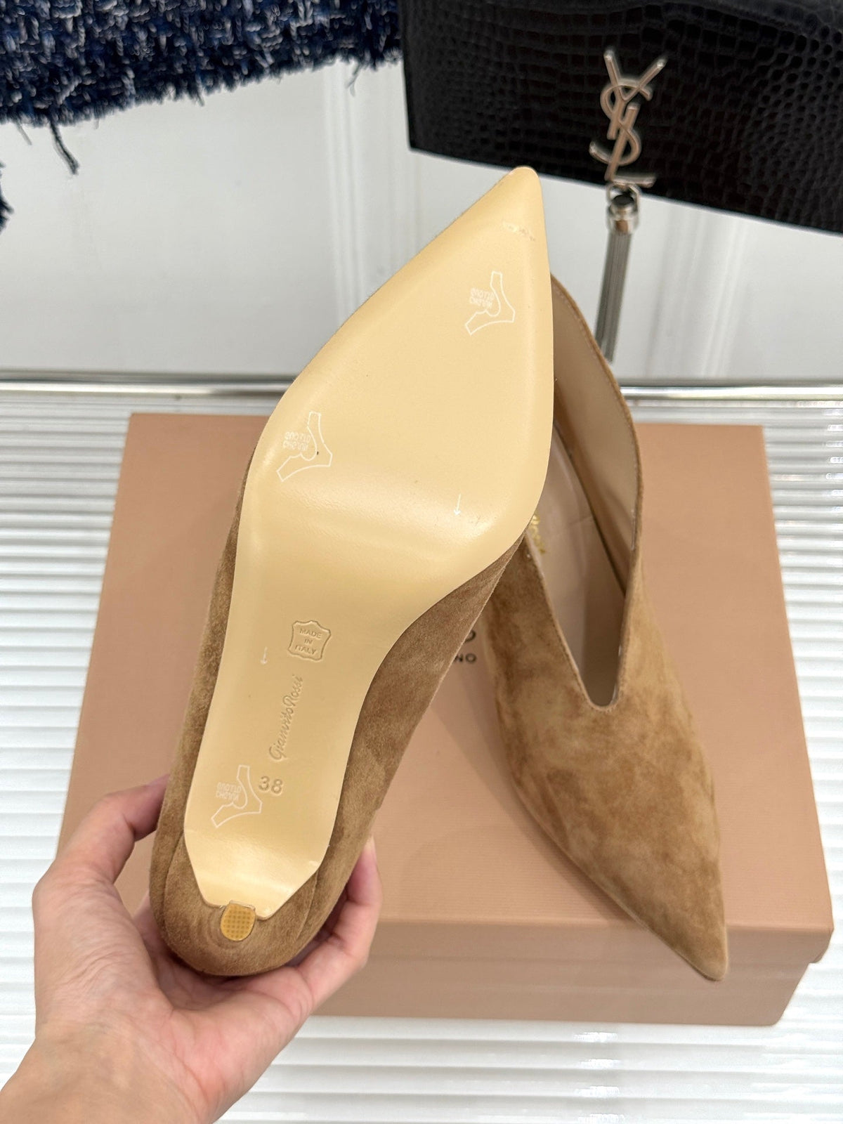 GR 26s Vania Pumps 9cm Camel Suede 175089