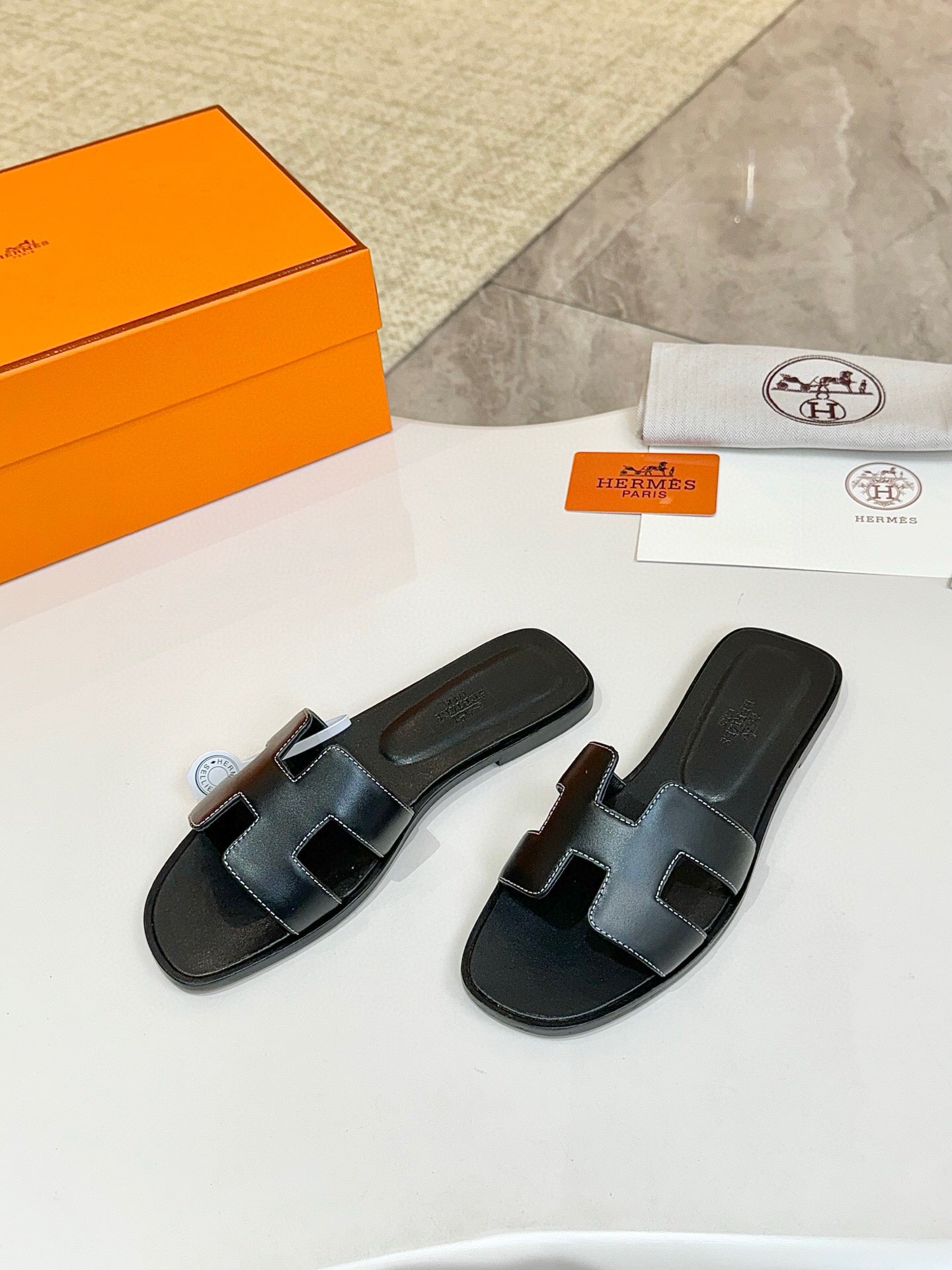 HM Oran Sandal Embroidery Black Calfskin