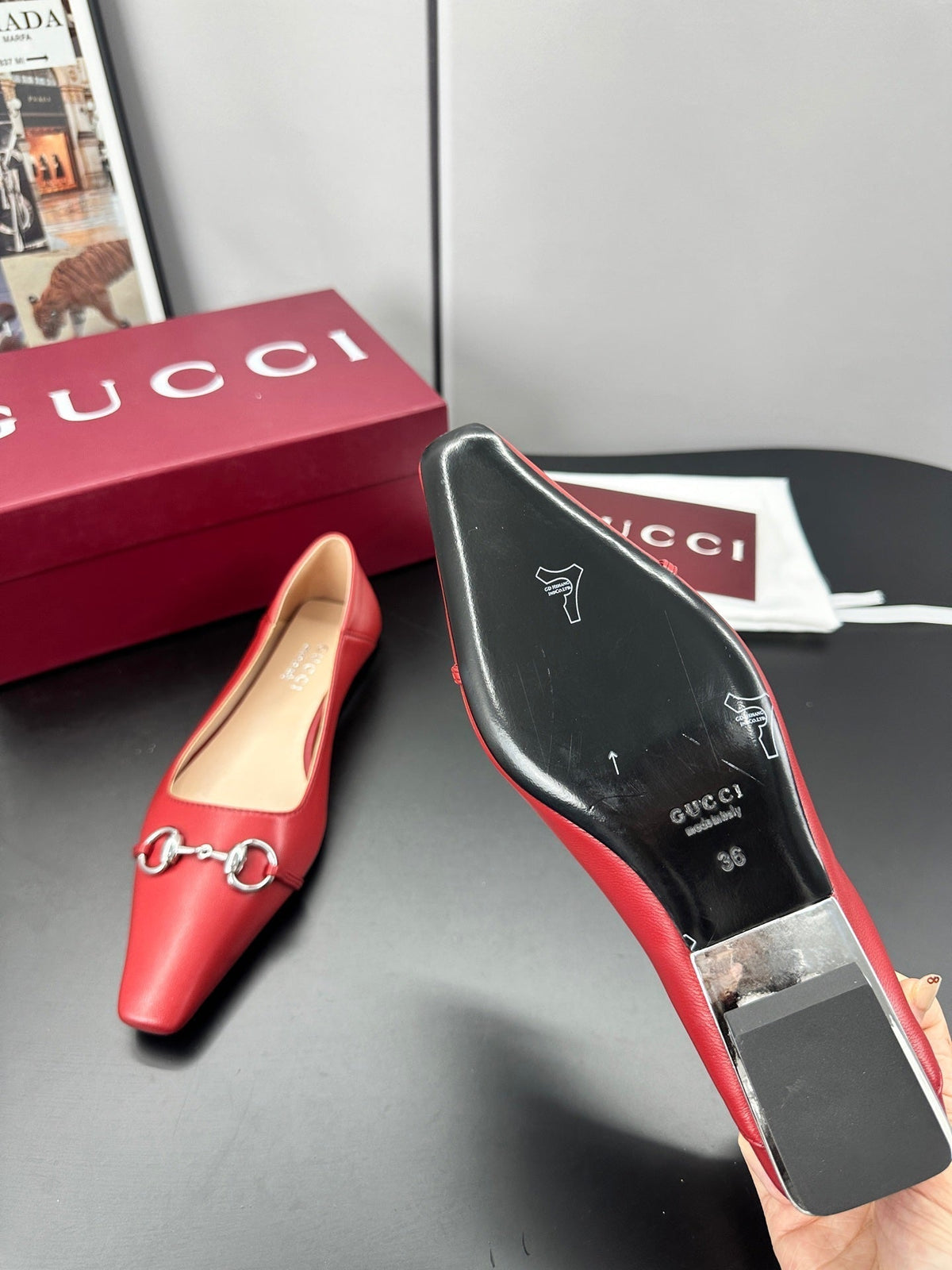 Gucci 26S Vittoria Ballerina Shoes In Red Calfskin