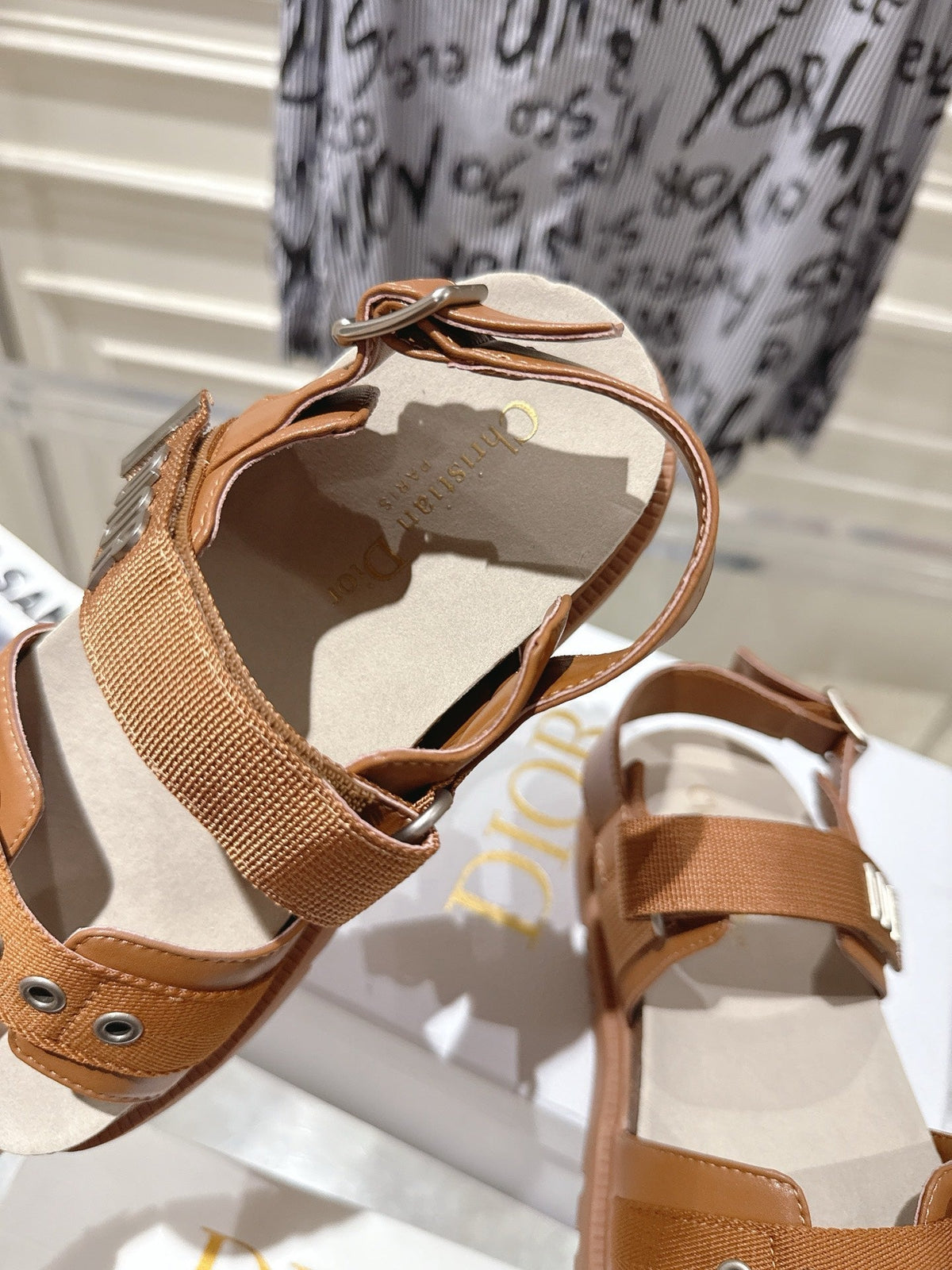 CD 26s Buckle Sandals Brown Canvas 385921