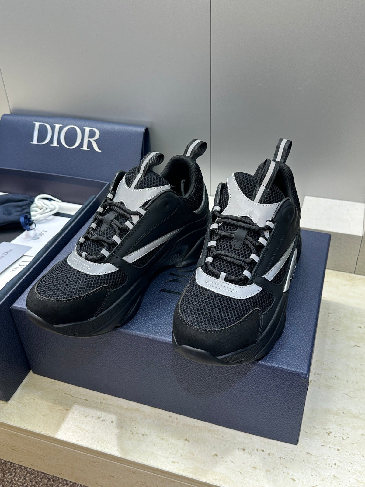 CD 26s Men B22 Sneakers Black Grey Trim Mesh 384192
