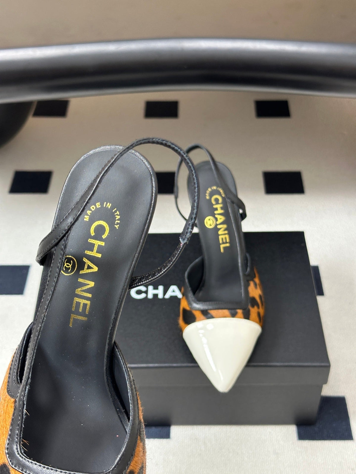 Chanel 26s Pointed Toe High Heel Slingbacks 8.5 Cm Brown Pony Hair White Toe