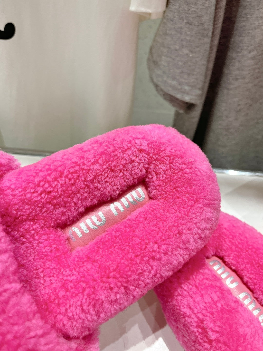 Miumiu 26s Sandals Pink Shearling With Logo Lettering