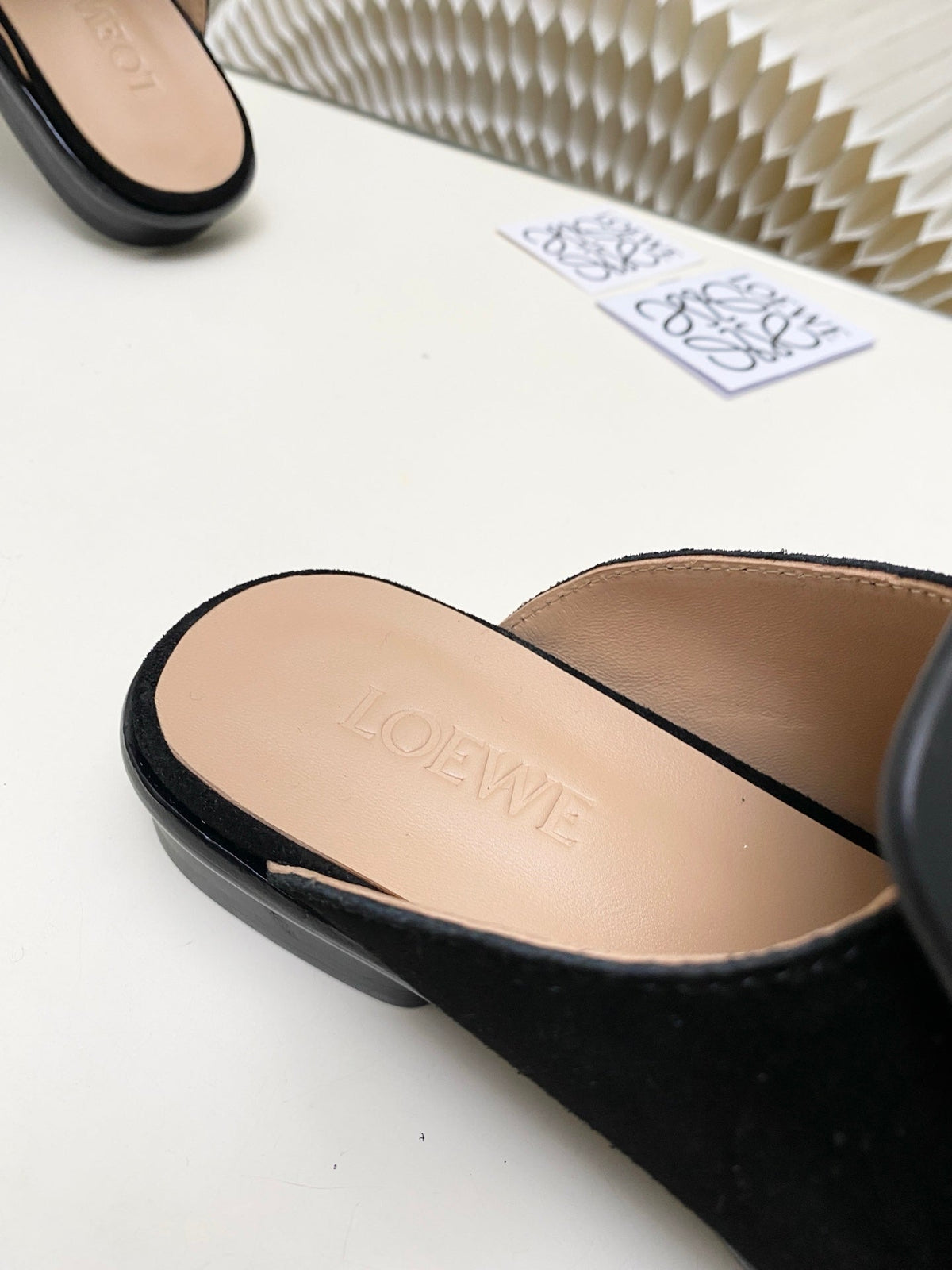 LW 26s Flat Mules In Black Calfskin And Suede
