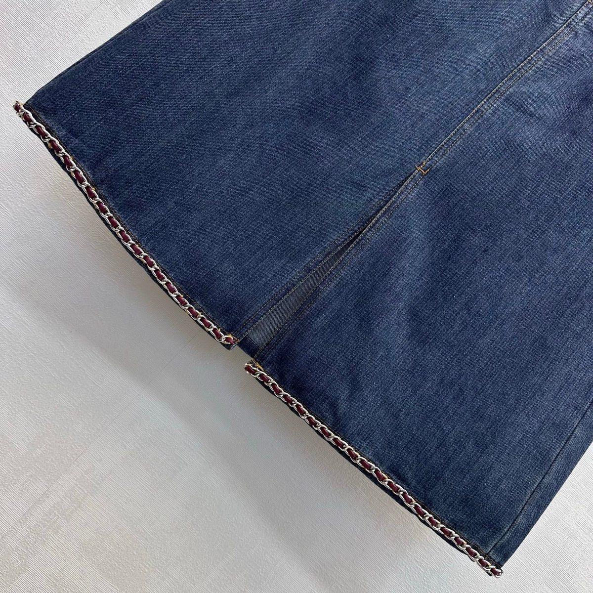 CC 26FW High-Waisted Slit Denim Midi Skirt Chain Trim Blue Cotton 441472