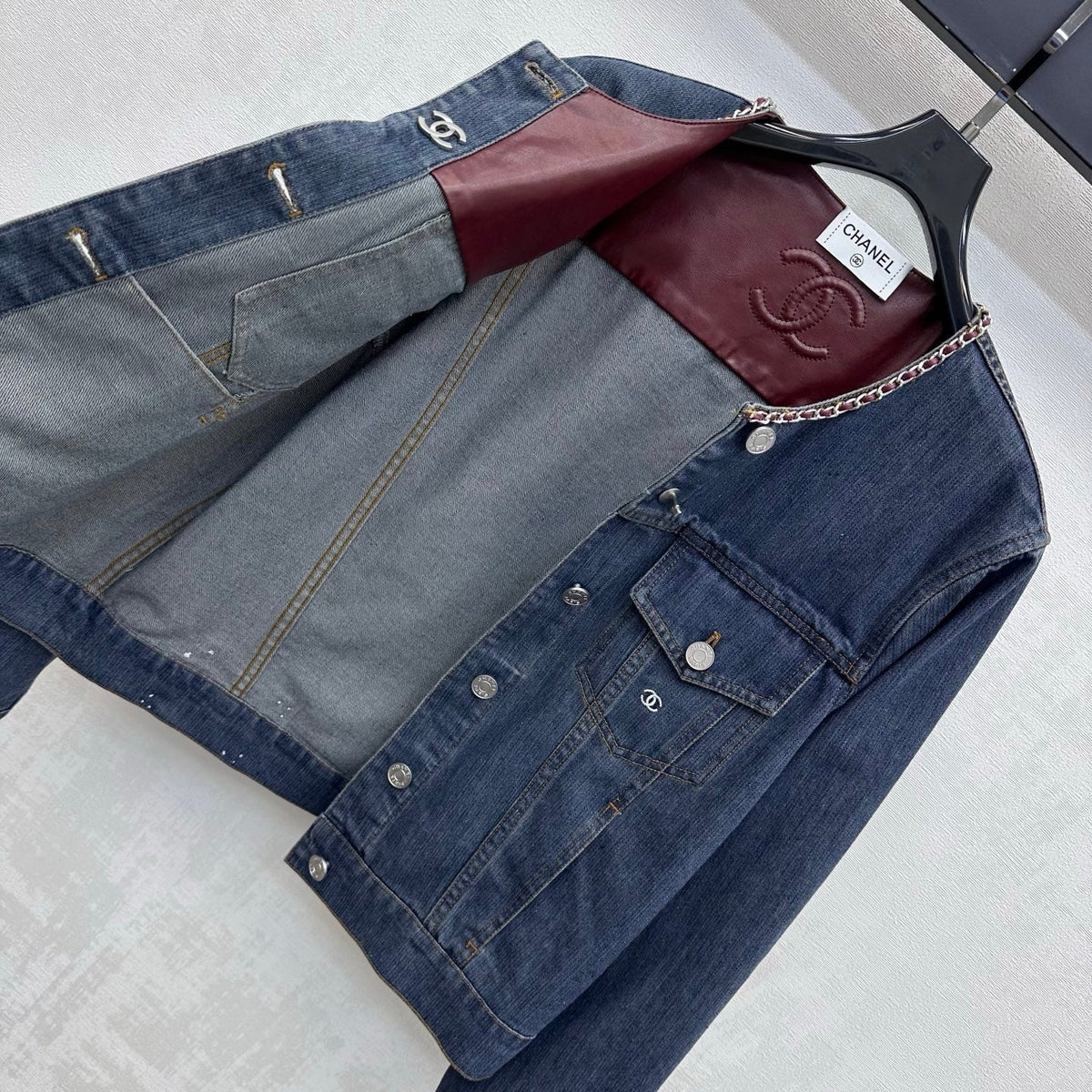 CC 26FW Chain-Trim Denim Vest Red Leather Collar Blue Cotton 441463