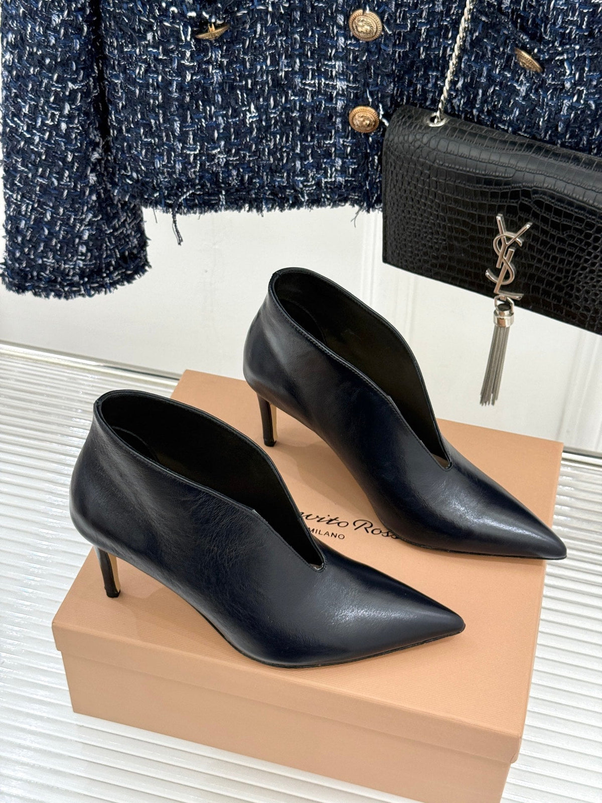 GR 26s Vania Pumps 9cm Black Crinkled Leather 175084