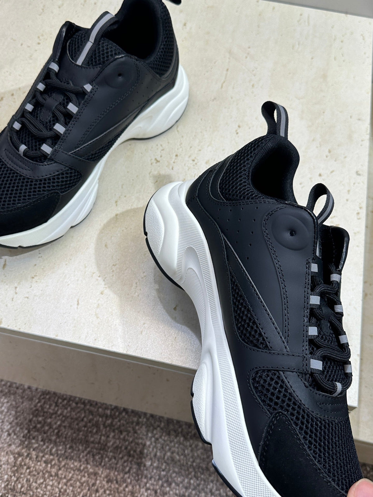 CD 26s Men B22 Sneakers Black Mesh White Sole 539182