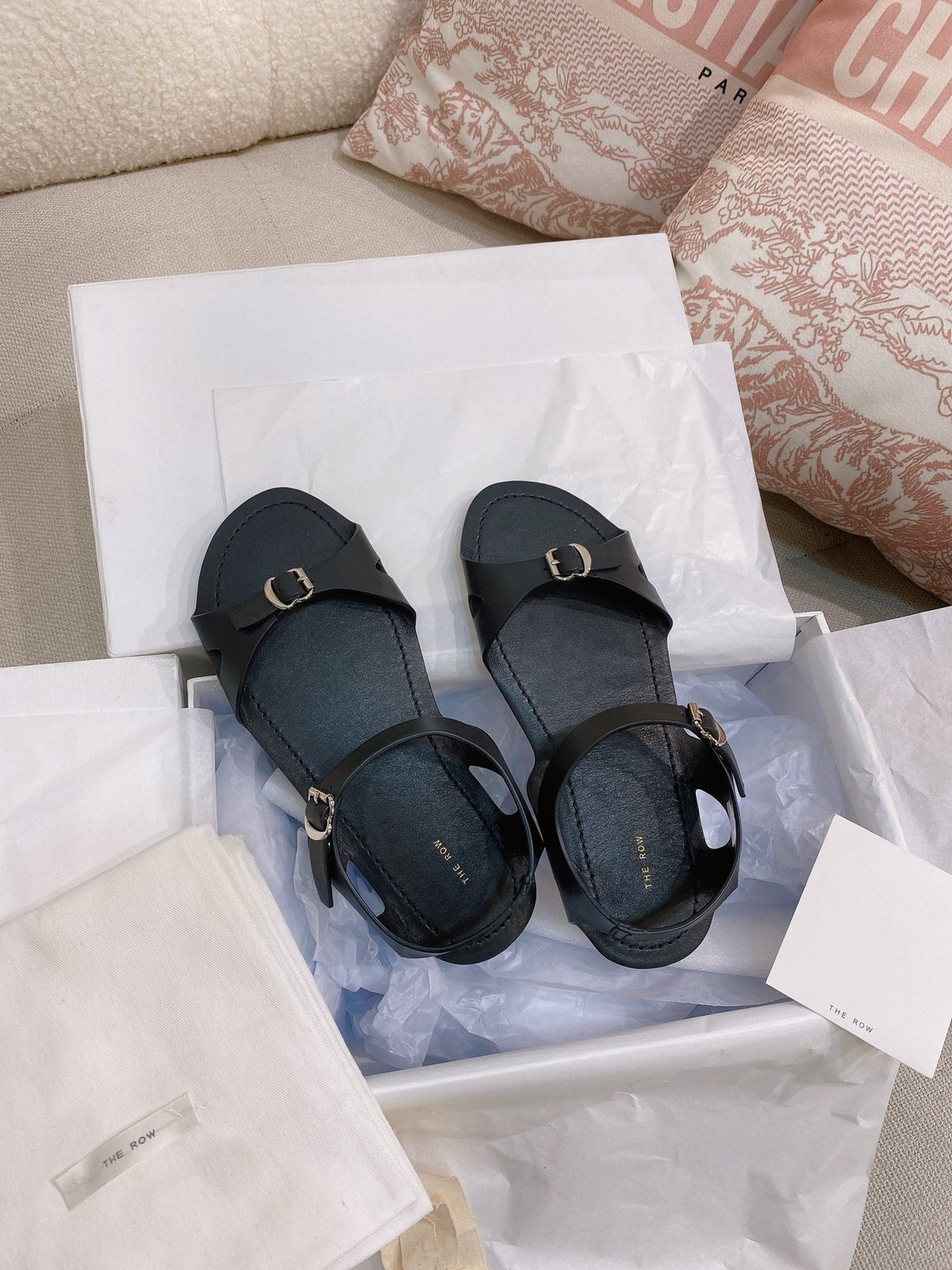TR 26S Gene Sandals Adjustable Buckle Straps Round-Toe Leather 156146