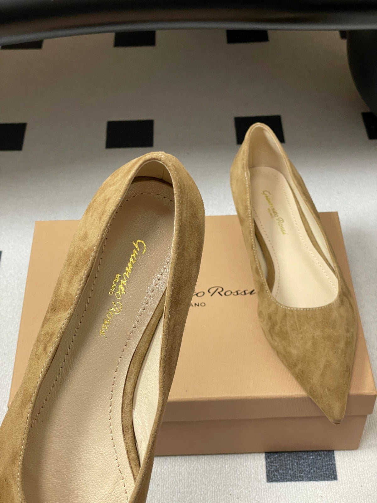 GR 26s Flats Light Brown Suede 164792