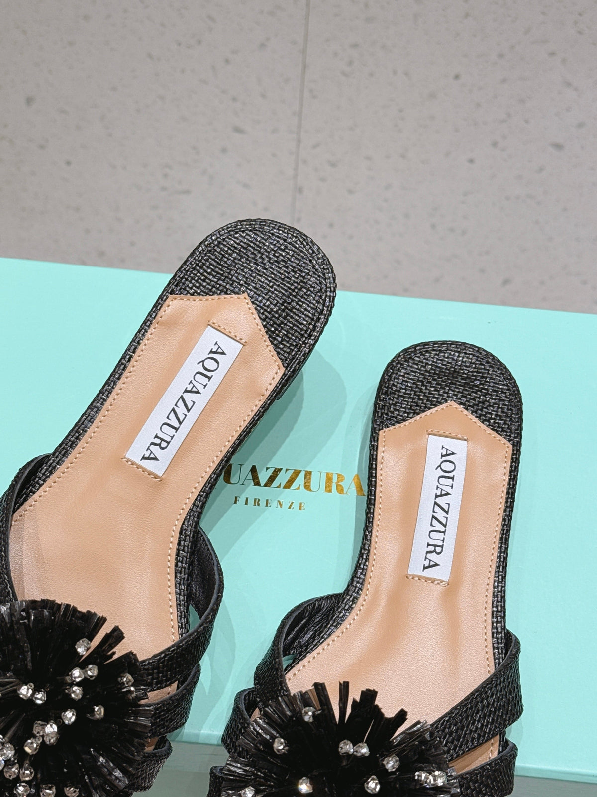 Aquazzura 26s Sandals Black Woven Raffia 301495