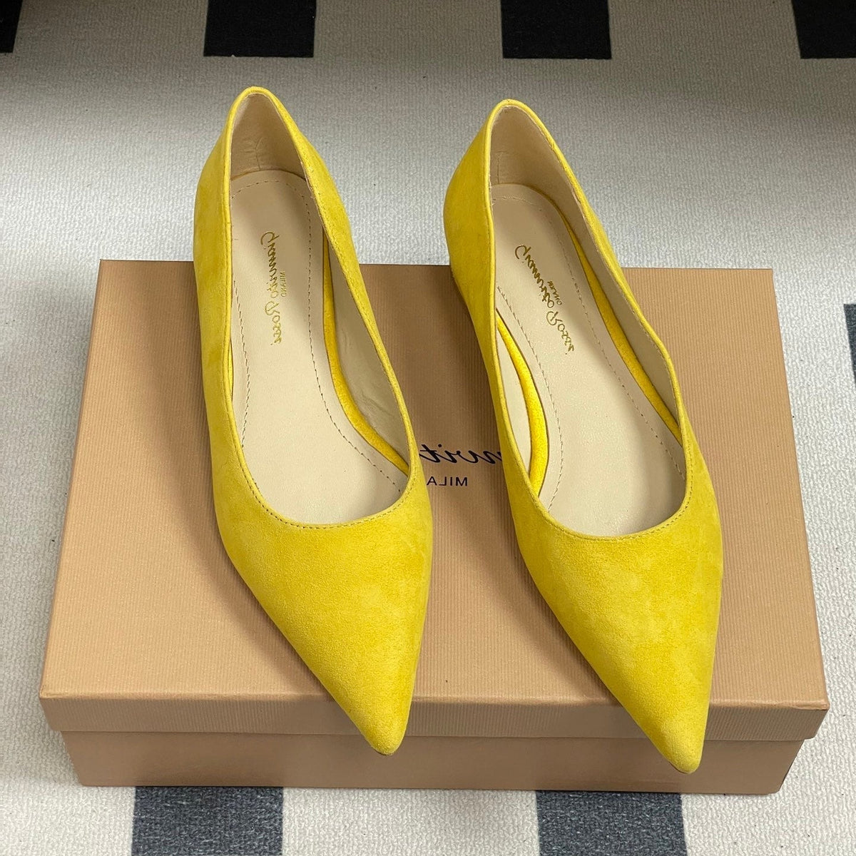 GR 26s Flats Yellow Suede 164786