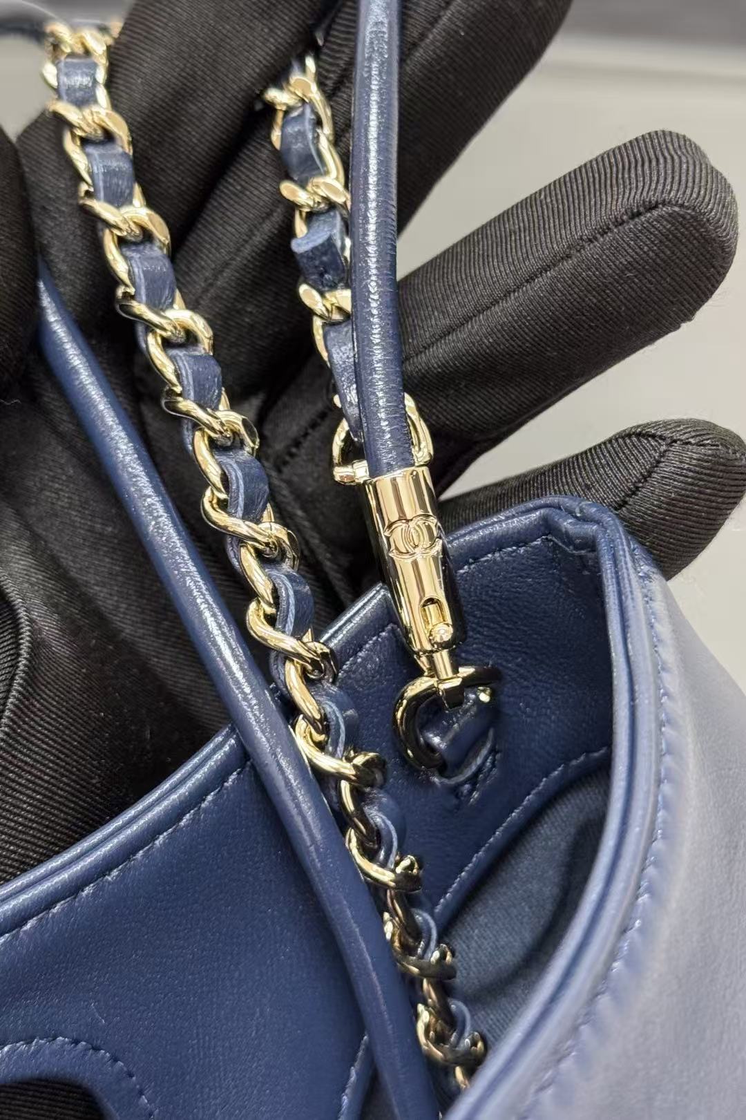 CC 24s31 Mini Shopping Bag 22cm Navy Blue Lambskin