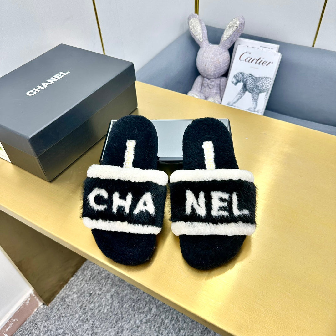 CC Slides Logo Faux Fur 139999