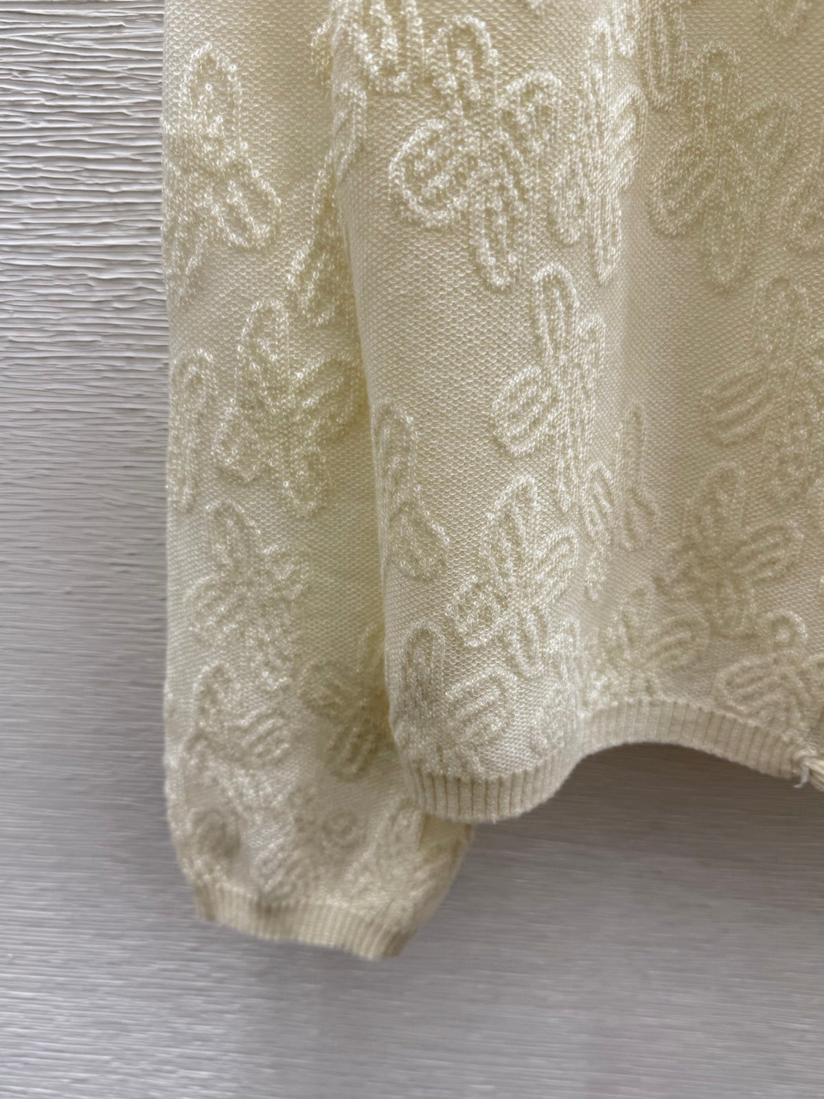 CD 26FW Collared Knit Cardigan Button-Front Embroidered Logo Cream Wool 313337