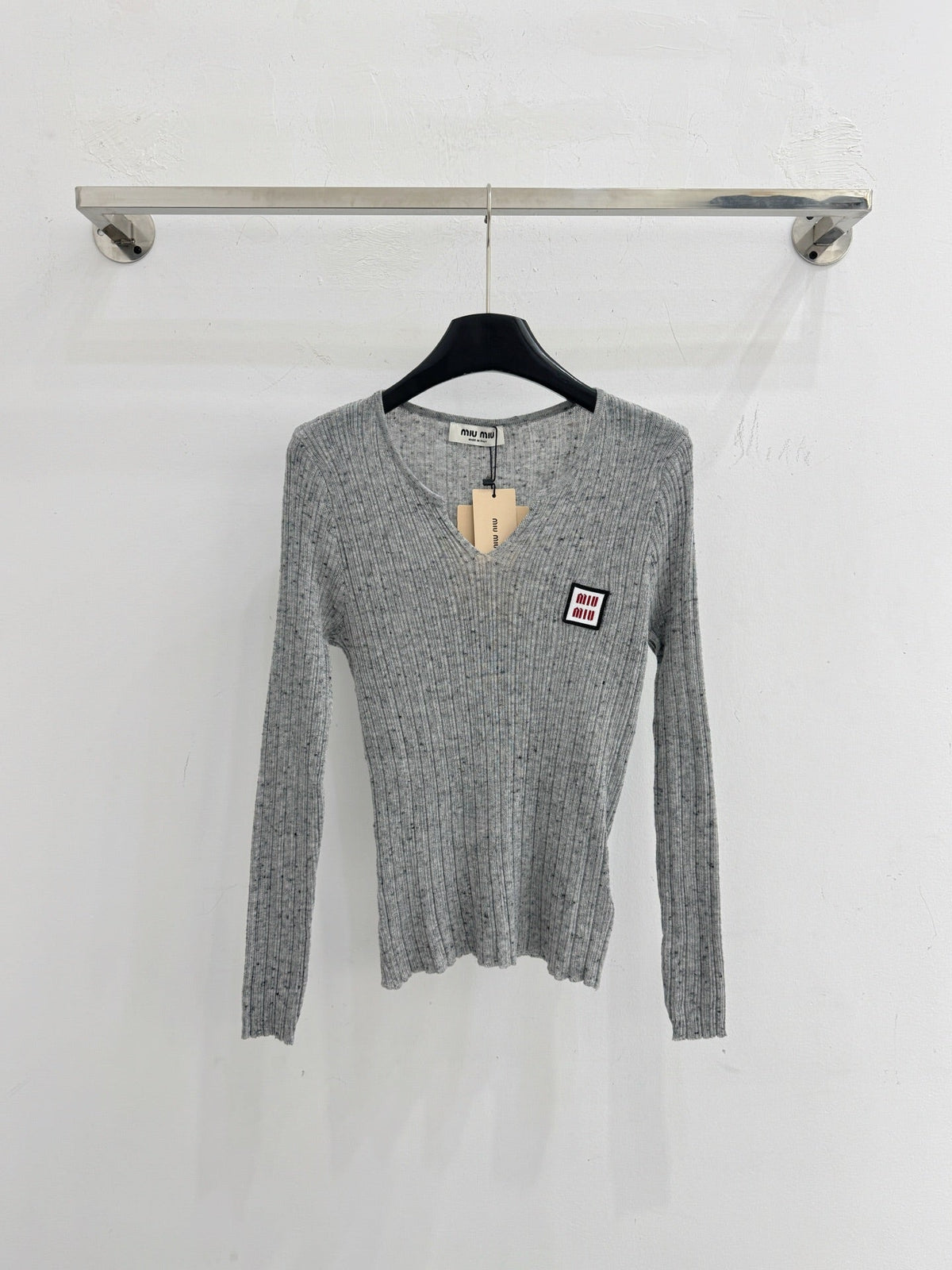Miu Logo Patch V-Neck Sweater Wool 791168